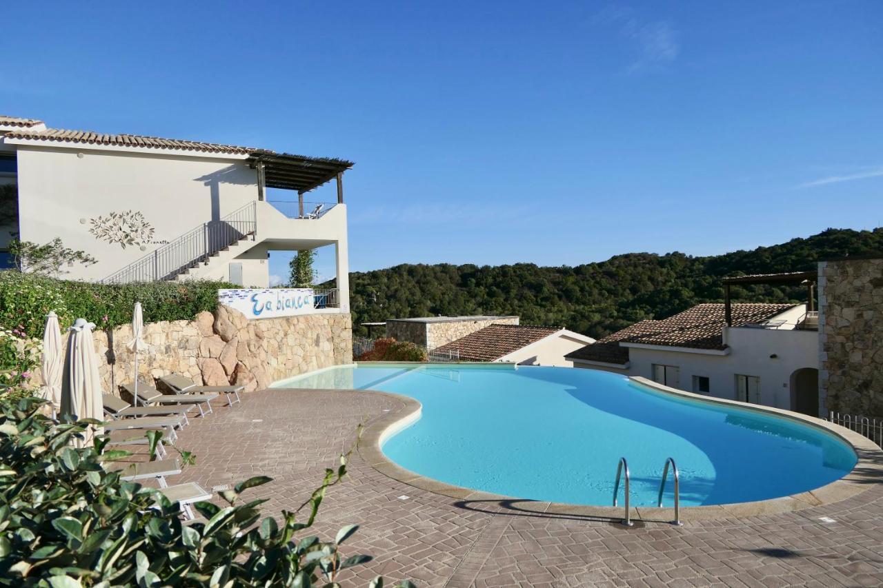 Residence Con Piscina A 4 Km Da Baja Sardinia Cala Bitta 외부 사진