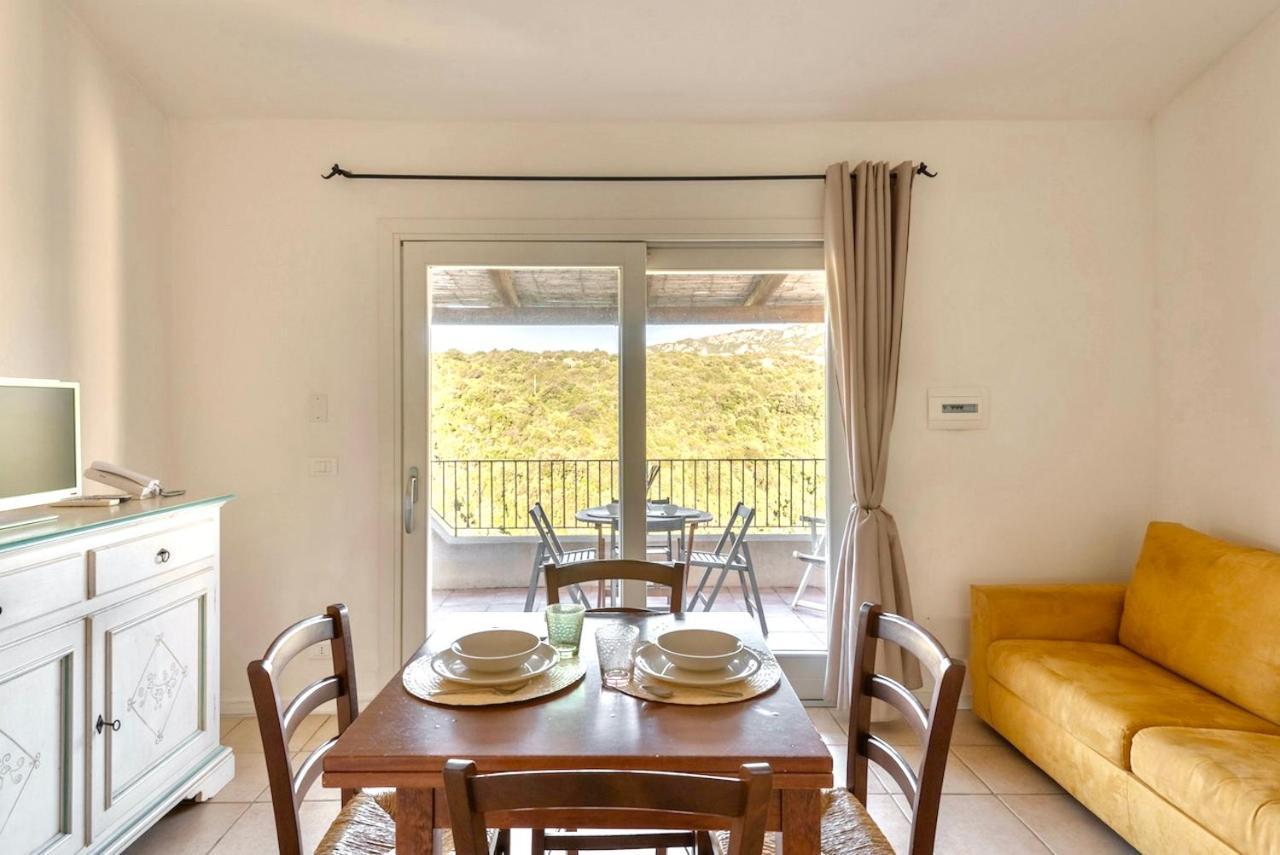 Residence Con Piscina A 4 Km Da Baja Sardinia Cala Bitta 외부 사진
