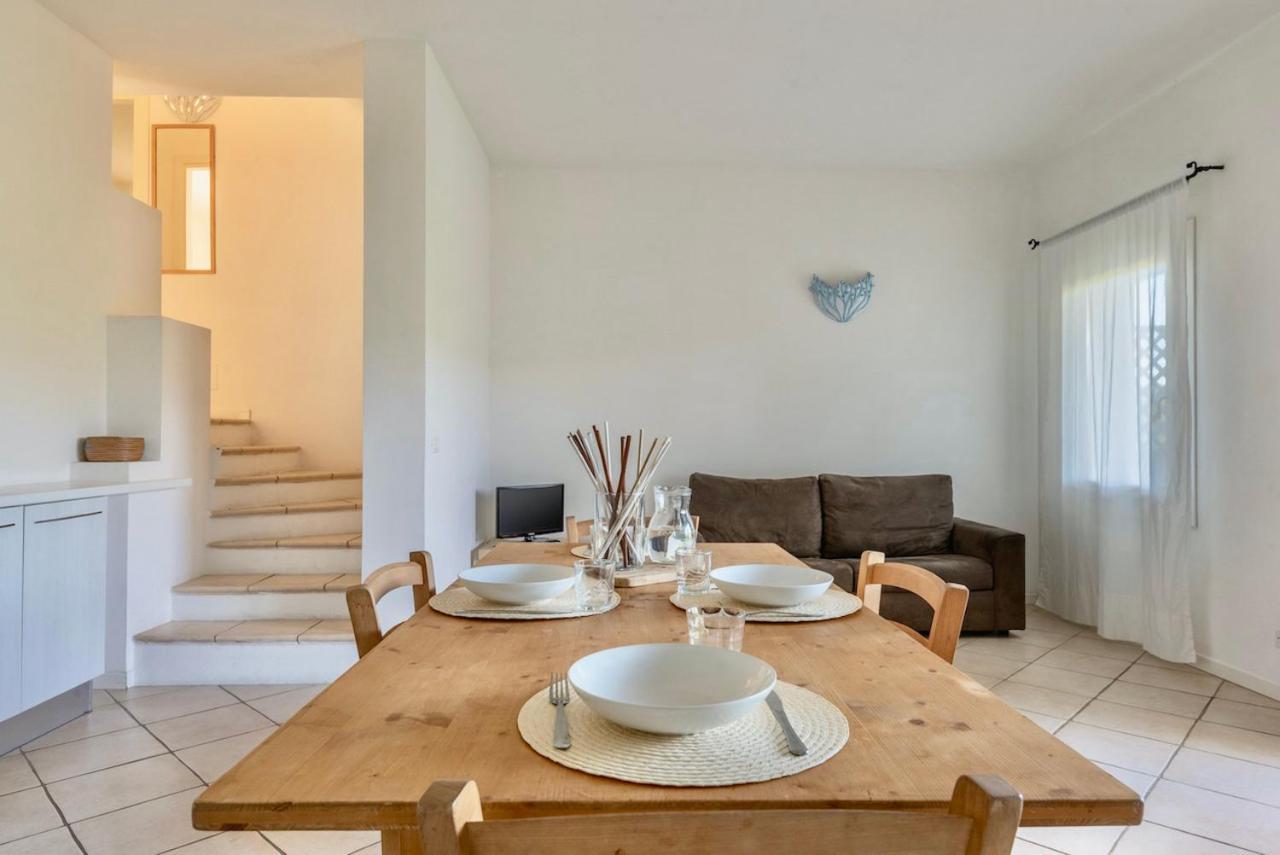 Residence Con Piscina A 4 Km Da Baja Sardinia Cala Bitta 외부 사진