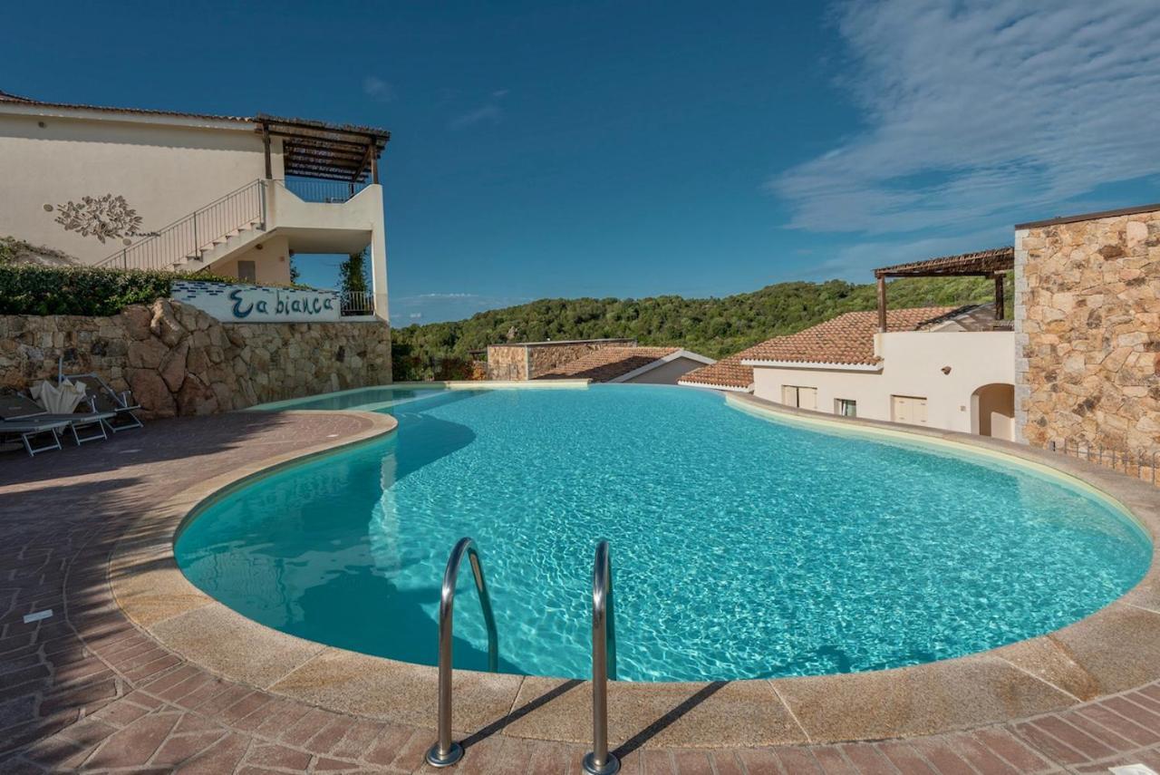 Residence Con Piscina A 4 Km Da Baja Sardinia Cala Bitta 외부 사진